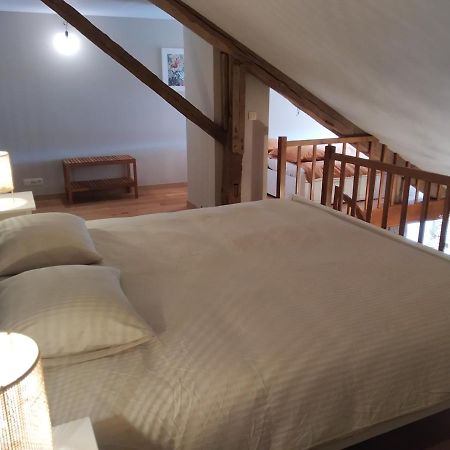 A La Grange D'En Haut Bras-Haut Luaran gambar